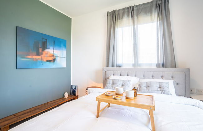 Vibrant Seaside Stay with Balcony by Sea N' Rent - Foto 17