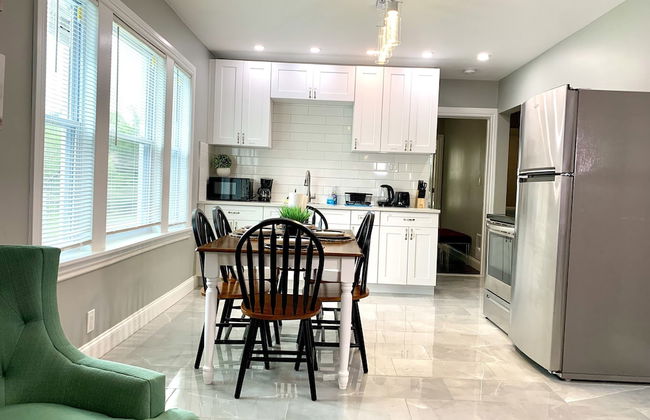 The Horseshoe Falls Villa- 6BR Free Parking, Minutes From Falls & Casino - Foto 11