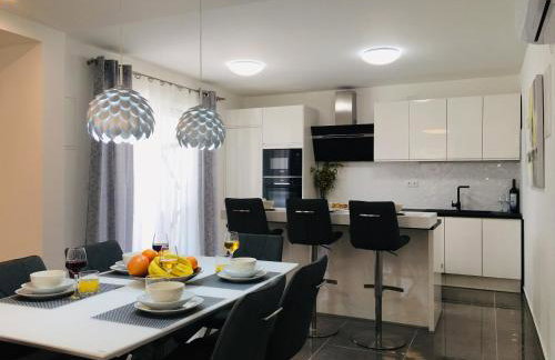 HOLIDAY HVAR lux - Photo 26