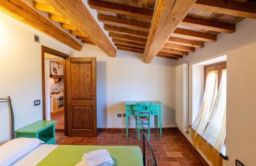 Apartment in a farmhouse with 2 swimming pools - Photo 8