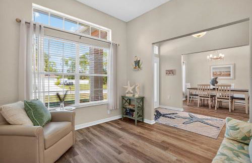 Spacious 4BR Retreat with Heated Pool & Spa home - Foto 18