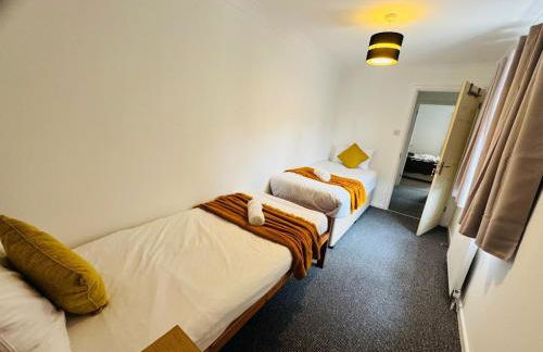 Town centre with parking - Foto 16