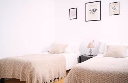 New Big City Center Apartment 4th floor no elevator - Photo 17