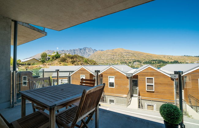 LAKESIDE LIVING - MODERN 2-BEDROOM APARTMENT - Foto 8