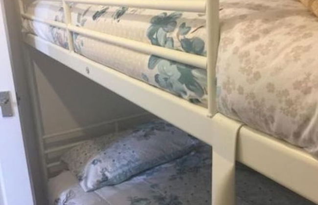 Small Modern Comfortable 2 Bedroom Apartment - Cmyr - Foto 3