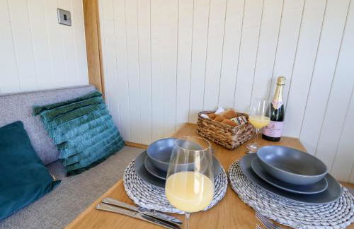 Cariad Bach - Photo 5