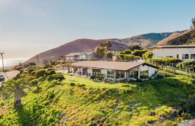 Cliffridge by Avantstay Lush Malibu Hills Estate w/ Breathtaking Ocean Views - Photo 41
