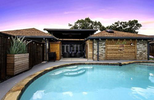 Family Platinum Escape with Heated Pool and Gameroom - Foto 2