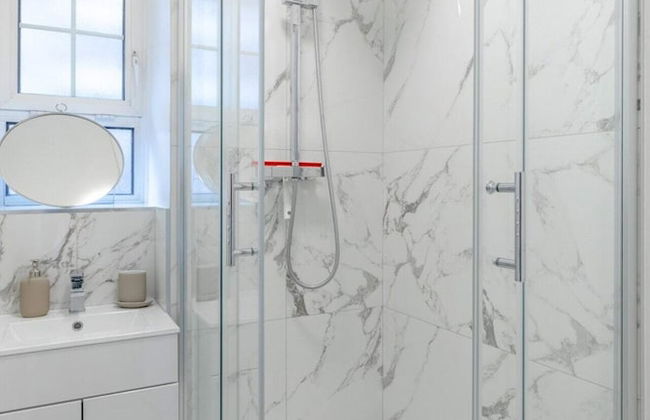 Central & Stylish 1BD Flat - 8mins to Greenwich! - Photo 19