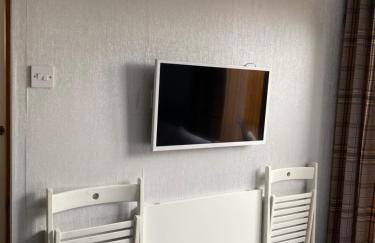 Ensuite room with micro, fridge, washer drier - Foto 4