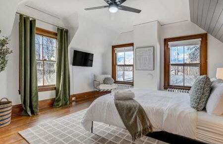 Noble Mansion 7 Bedrooms w Hot Tub Firepit & BBQ - Foto 48