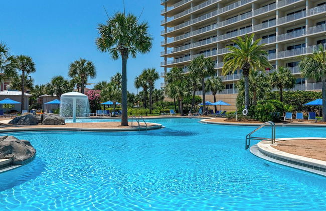 Spacious 2BR Condo w/ Partial Gulf Views, Pool, Across the Street From Beach! - Foto 33
