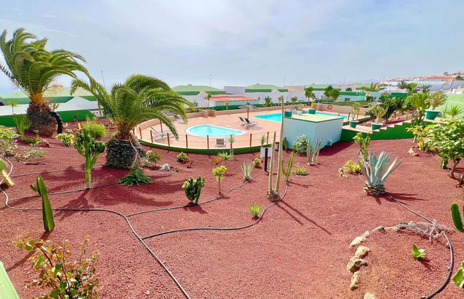 Sea View Bungalow with Communal Pool - Foto 53