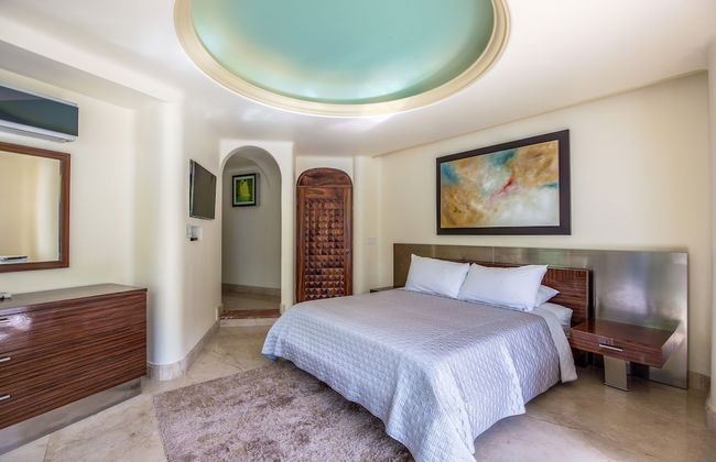 Fully Staffed, Beach Frontage Luxury Villa - Foto 16