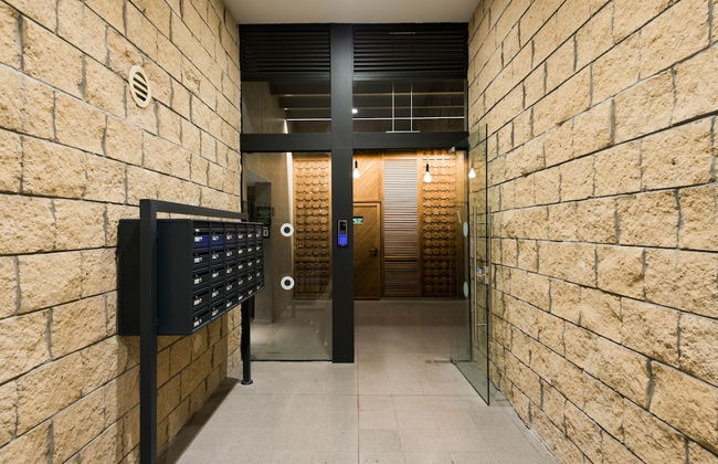 Contemporary & Texture-Rich Hideaway - Foto 2