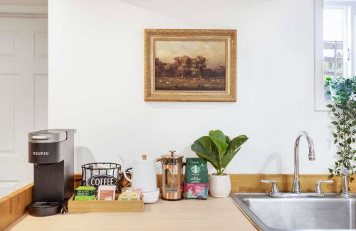 Artist 750sqft 2BR Basement Maple Leaf Park - Foto 12