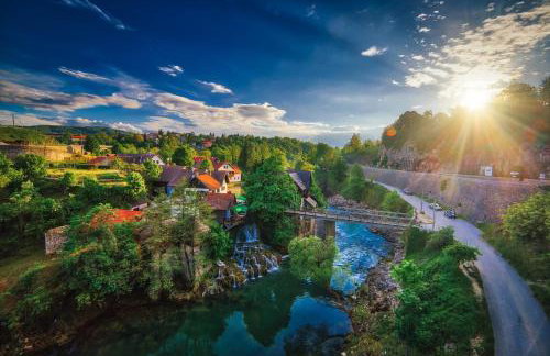 Apartment Stone and Wood - Photo 44