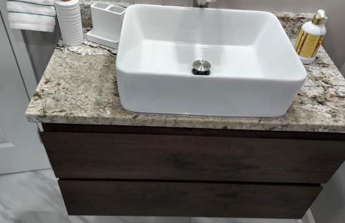 Midtown Get Away - Photo 13