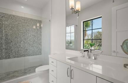 Waterfront Luxury Estate with Private Dock Lighthouse Point - Foto 47