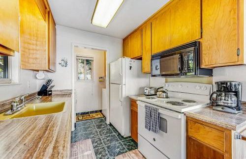 Cove House - Photo 13