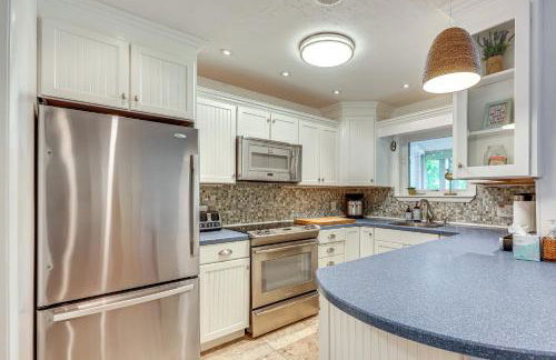 Oak Island Cottage Minutes to Long Beach! - Foto 2