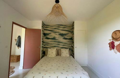 Light-Filled House With Pool In Petit Piquey - Photo 11