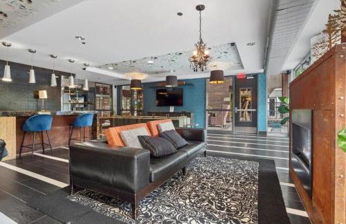 CozySuites 2BR Mill District with pool, gym #02 - Foto 24