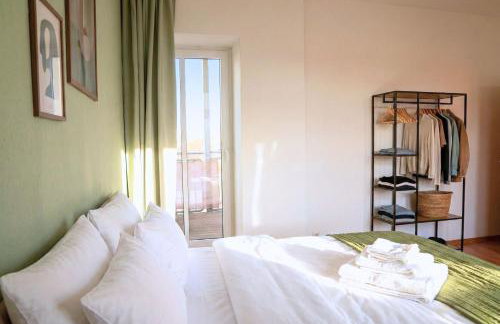 Ruhiges & modernes 5-Personen Apartment mit Boxspringbetten, Smart-TV, Wlan und Balkon - Foto 16