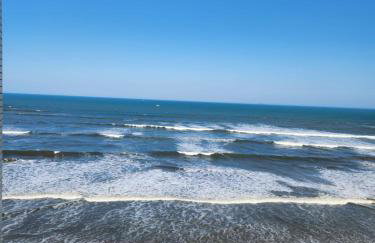 APTO PÉ na AREIA com Piscina - Centro Itanhaem - Foto 10