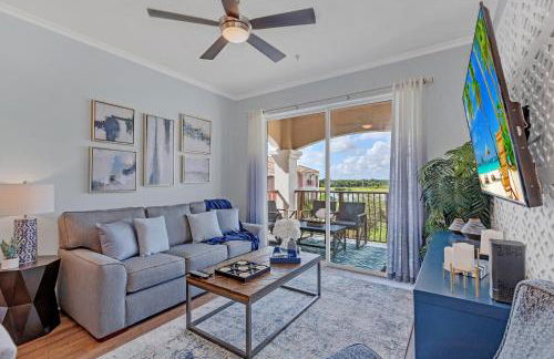 Top floor condo with view of lake, pool and fireworks! Next to Convention Center! - Foto 10