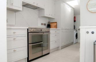 Stylish Coastal 3 Bed Haven - Close to town - Foto 27