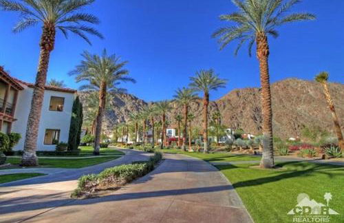 Luxury 1BR Suite Living Room, Patio, Fp & Kitchen, 12 pools -Legacy Villas - Photo 47