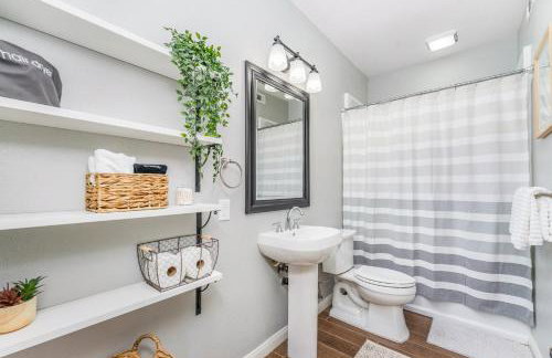 GAMEROOM, King Beds, Movie Projector, Heated Saltwater Pool, Golf and Games! - Foto 74