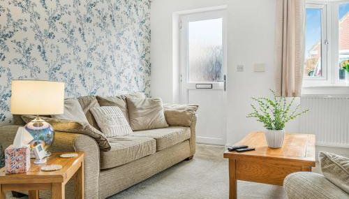 3BR Home with Garden & Free Parking - Foto 2