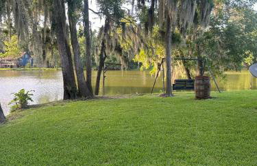 Private Lakefront Dock Firepit Yard Games - Foto 43