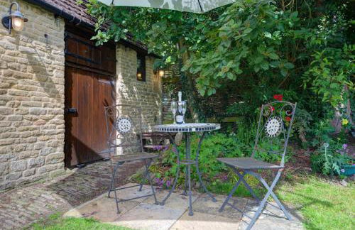 Peaceful Getaway - Free Parking, Short Drive to Stamford - Foto 9