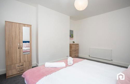 Vacant Nests The Fredrick Close to sea front - Photo 31