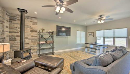 Home with Screened Porch - Near Toledo Bend Lake! - Foto 3