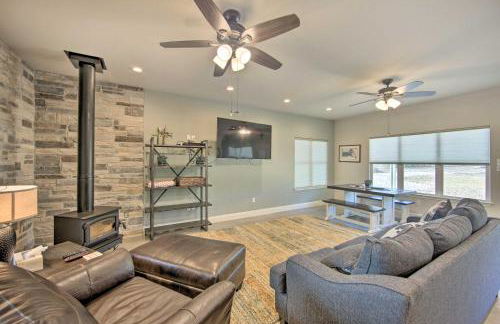 Home with Screened Porch - Near Toledo Bend Lake! - Foto 3