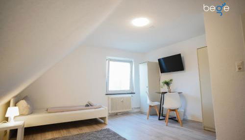 BEGE APARTMENTS Work Essentials - Photo 5