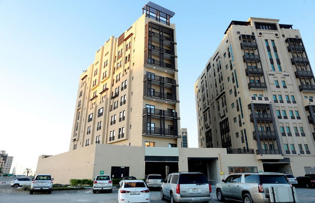 Spacious Marbella 2BR With Scenic Views - Photo 21