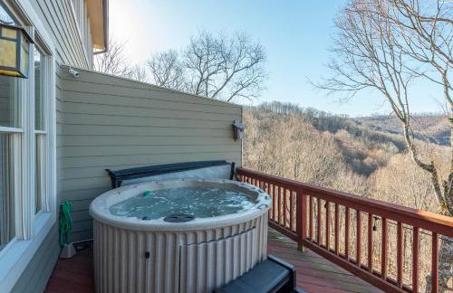 Wolf's Den~Views~Hot Tub~Home Theater~Hatley Ski! - Foto 24