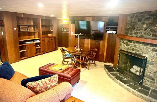 Pet-friendly Rustic Mtn Home PLUS Apt - Foto 24