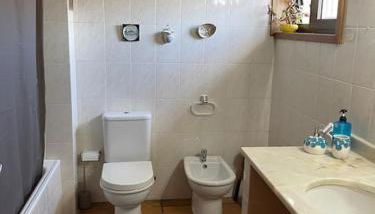 Beach House in prime location! - Photo 2