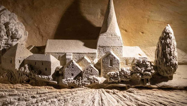 Entrance to the Pierre and Lumière Sculpture Museum - Photo 4