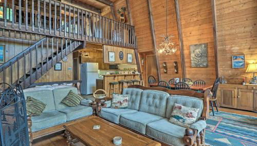 Lakefront Berkshires Retreat with Deck, Dock and Boat! - Foto 5