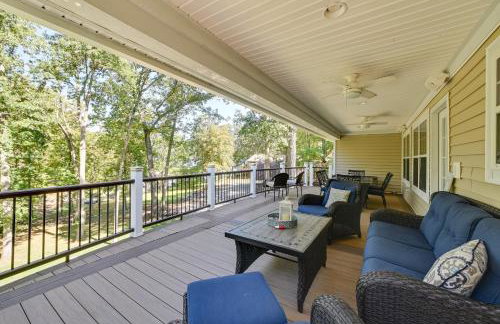 Lakefront Gilbertville Haven with Private Boat Dock! - Foto 24