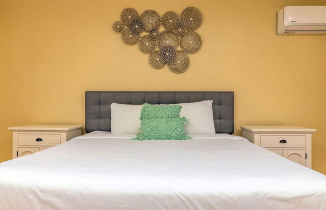 Large 5BR Villa With Private Pool Near Eagle Beach - Photo 8