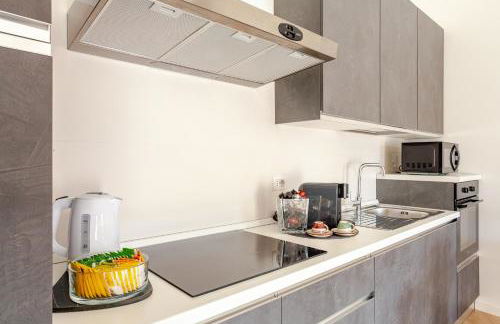 Lele Home Bilocale nel centro città 900m dalla stazione - Foto 9