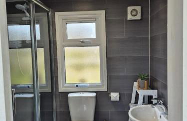 Brondini View Cabin (Private Garden and Hot Tub) - Foto 11